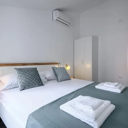 Apartman Marin & Ketty's Boutique Place At The Heart Of *